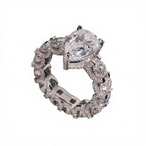 Bague Tendance Femme Plaqué Or Rose Argenté avec Moissanite de Laboratoire Taille Poire Sertie Pavé Effet Glacé Éclat Éternel – Grande Vente - Product Image 2