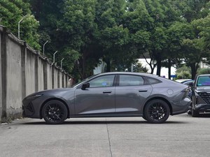 Le roi des voitures chinoises : Changan UNI-V Modèle 2025, Troisième Génération, Édition Prestige 1.5T 500Bar. - Product Image 4