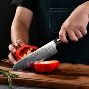 Couteau Santoku de 7 pouces à motif Damas de qualité supérieure, manche noir avec anneau coloré, acier inoxydable tranchant, couteau de cuisine polyvalent - Product Image 3