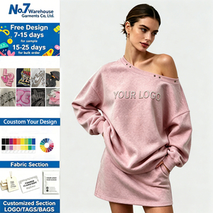 Set da Donna Personalizzato con Logo in Strass, Felpa Senza Spalle e Minigonna, Dettagli con Borchie, Stile Casual Streetwear per Boutique - Product Image 1