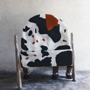 Bonnet en tricot à motif de taches de vache tendance, épais et chaud, pour les amateurs de style urbain, pour les voyages - Product Image 3