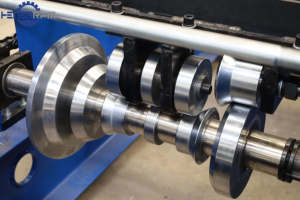 <span class=keywords><strong>Machine</strong></span> de fabrication de gouttière métallique en acier de haute qualité, <span class=keywords><strong>machine</strong></span> de formage à froid de profil de gouttière pour système de drainage - Product Image 4