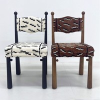 Chaise de salle à manger vintage française simple du milieu du siècle, en bois de hêtre massif, sans accoudoirs, avec dossier et revêtement en tissu