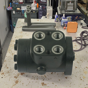 Repuesto Original para Montacargas 7FD40, Nuevo, 45510-30513-71, Orbitrol Hidráulico Metálico de Alta Resistencia, Capacidad de Carga de 100 kg, Dirección - Product Image 4