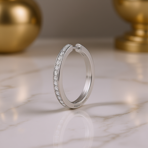 Tiffany & Co. Boucles d'oreilles créoles en argent 925 plaqué rhodium avec cristaux sertis, classiques pour femme, à porter au quotidien - Product Image 2