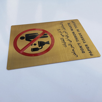 Plaque de signalisation de sol pour toilettes adhésive moderne en acier inoxydable personnalisé avec aluminium et fer pour hôtels et salles de bain