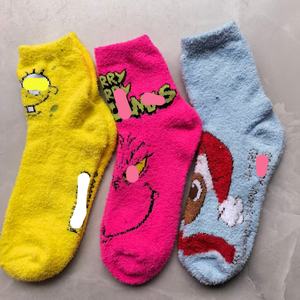 <span class=keywords><strong>Chaussettes</strong></span> pas chères en gros pour femmes, <span class=keywords><strong>chaussettes</strong></span> en peluche d'hiver épaisses, en polaire corail, chaudes et douces pour la maison, pour dormir et se reposer - Product Image 3