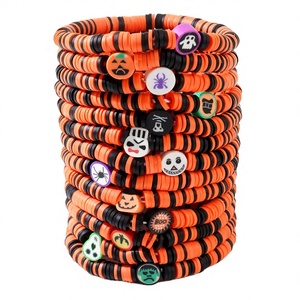 Pulseras de cuentas hechas a mano con diseño de calavera oscura, espeluznante y clásica, de arcilla polimérica, para Halloween, decoración unisex. - Product Image 1