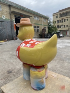 Sculpture de canard en fibre de verre personnalisée pour l'extérieur et l'intérieur - Product Image 3