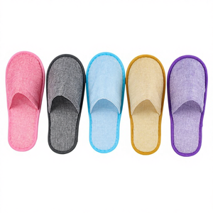 Pantuflas desechables antideslizantes de lino marca Lucky, venta al por mayor de fábrica, personalizables con logo impreso, para hoteles, B&B y viajes (paquete de media docena) - Product Image 1
