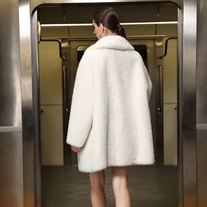 D&M Ingrosso Abbigliamento Invernale da Donna Nuovo Cappotto Lungo in Pelliccia Sintetica Integrata Effetto Visone di Media Lunghezza per Signore - Product Image 2