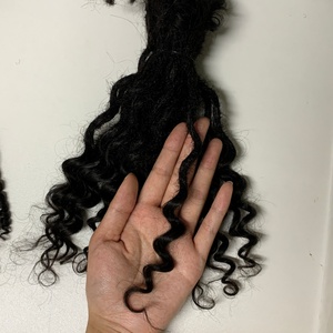 KAMA Prix de Gros Cheveux Humains Brésiliens Remy de Haute Qualité Ondulés Naturels Goddess Locs Extensions Bohèmes Africaines Lot de 20 Locs - Product Image 4