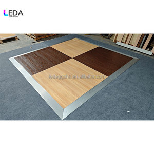 Scène blanche brillante personnalisable de 8 x 16 pieds pour événements, mariages et locations, installation rapide et portable pour la location - Product Image 3