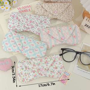 Estuche para Gafas con Diseño de Corazón y Flores, Estuche Acolchado de Pana para Gafas para Uso Diario Escolar, Estuche para Gafas Estilo Coreano para Mujer - Product Image 3