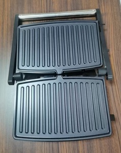 Griglia elettrica Panini Grill in acciaio inossidabile a 4 fette aperta a 180 gradi - Product Image 5