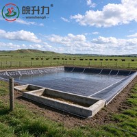Couverture en bentonite GCL non toxique et sans danger pour les animaux pour les zones d'abreuvement du bétail, offrant une base étanche et assurant l'accès à l'eau potable
