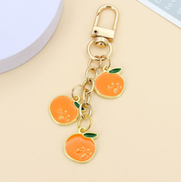 Porte-clés créatif en forme de fruit, pendentif de sac, orange, fraise, avec pompon, décoration de sac pour femme, petit cadeau, vente en gros personnalisée