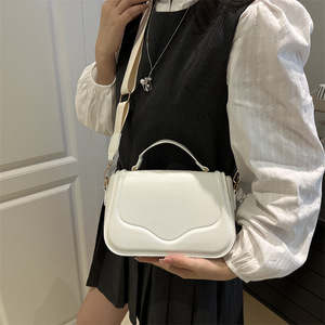 Borse a Tracolla da Donna in Pelle PU di Design alla Moda, Versatili e Trendy, Borsa a Sella Elegante per il Pendolarismo - Product Image 4