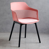 Fauteuil de salon au design personnalisé à prix avantageux, siège en plastique PP moderne, chaises de salle à manger