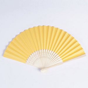 Éventails portables en bambou de 33 cm pour la vente en gros, éventails sculptés et peints à l'art populaire DIY pour la promotion de fêtes, la musique, les décorations sur le thème de l'ange et de l'amour - Product Image 1