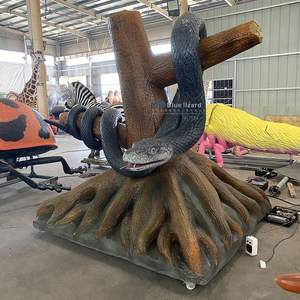 Salle d'exposition <span class=keywords><strong>de</strong></span> vulgarisation scientifique écologique gigantesque, modèles animatroniques, animaux animatroniques - Serpent sur le tronc d'un arbre - Product Image 3