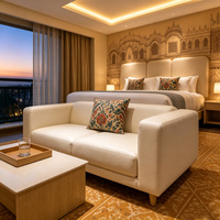 Hotelprojekt-Vertragsmöbel: Modernes MDF-Holzrahmen-Schlafzimmer-Set mit Polsterbett und Sofa – Hotelmöbel für die Gastgewerbe-Branche