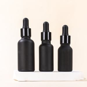 Botella de Vidrio con Gotero para Aceite Esencial de Barba, Color Negro Esmerilado, de Lujo, con Tapa - Product Image 5