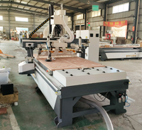 Machine à graver CNC pour le travail du bois à bon prix, routeur CNC 1325 ATC pour la découpe de portes de placard, MDF, mélamine