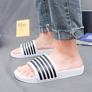 Pantoufles hommes femmes été rayures piscine diapositives Couple décontracté Slidee plage grande taille sandales Mujer chaussures intérieur chambre chaussures - Product Image 1
