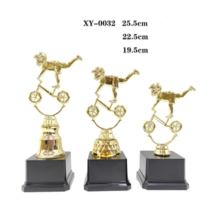 Vente chaude Cyclisme En Plastique Fabrication De Trophée Statue Conception Personnalisé En Plastique Trophée Tasse <span class=keywords><strong>Prix</strong></span> Bon OEM ODM Sport Cyclisme Trophée - Product Image 4