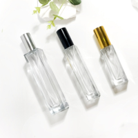 Atomiseur en verre de forme rectangulaire rechargeable mince sur mesure 30ml 50ml 100ml bouteille de parfum en verre de jet