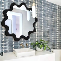 Miroir de maquillage mural avec nuages extraterrestres illuminés modernes Décoration pour coiffeuse de salle de bain ou salon