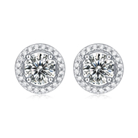 Boucles d'oreilles clous en argent sterling style classique avec moissanite ronde taille brillant 1 carat DEF VVS1 pour femme