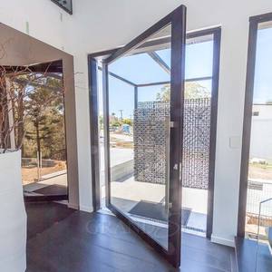 Portes de véranda pivotantes en aluminium et verre, grandes et étanches, pour résidence - Product Image 2