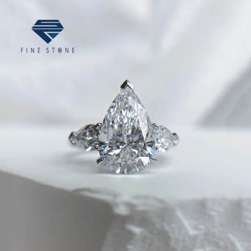 Custom14K 18K Gold Pear Cut Three Stone Ring Lab-grown Diamonds Engagement Ring Solid Gold Wedding Band with lab CVD diamond