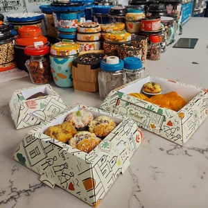 Caja de comida para llevar con forma de pirámide de 3 niveles, personalizada, estilo árabe, para catering, postres, repostería y bocadillos. - Product Image 2