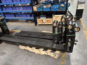 Forche Forgiate per Carrelli Elevatori HZSUNPOWER di Alta Qualità - Lunghezza Standard 1220mm, Profilo 80x50mm, Capacità 2,5 Tonnellate per Magazzini - Product Image 2