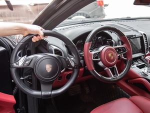 Volant de <span class=keywords><strong>voiture</strong></span> multifonctionnel en fibre de carbone pour Porsche Cayenne 981 911 Panamera ancien modèle 2011-2016 amélioré à nouveau - Product Image 2