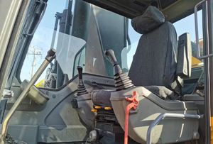 Pelle sur chenilles Volvo EC360D/EC360DL/EC360 d'occasion de haute qualité modèle 2023 basses heures pompe de boîte de vitesses de moteur de 36 tonnes - Product Image 6