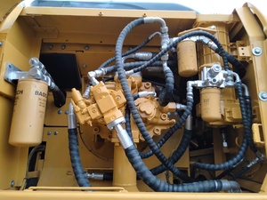 Excavatrice sur chenilles hydraulique Caterpillar 330D de grande taille, modèle 2021, moteur d'origine, pour travaux de terrassement et de construction lourde - Product Image 6