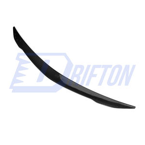 Alerón trasero de fibra de carbono seco estilo performante para Lamborghini URUS S 2018-2025 - Product Image 5