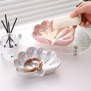 Plateau organisateur de savon en porcelaine en forme de coquille personnalisé et créatif OEM porte-savon en céramique pour salle de bain