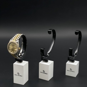 Base de cube solide transparente personnalisée en usine support de montre à anneau en C support en acrylique de 50mm d'épaisseur utilisé au détail pour le matériau PP - Product Image 5