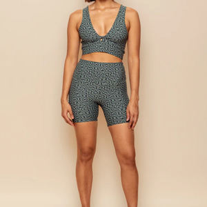 Pantalones cortos de motorista elásticos de cuatro vías hechos a medida, Sujetador deportivo de secado rápido que absorbe la humedad, conjuntos de ropa de Yoga - Product Image 3