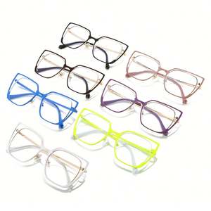Gafas de Sol Cuadradas con Marco Grande de Metal, Diseño Personalizado con Logotipo, Moda 2025, Coloridas, Estilo Ojo de Gato, Anti Luz Azul, para Mujer - Product Image 2