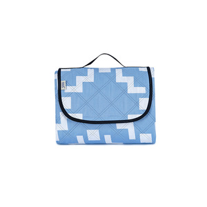 Tapis de pique-nique pliable rectangulaire, imperméable, pour camping en plein air, plage, tapis portable léger en tissu polyester antidérapant - Product Image 1