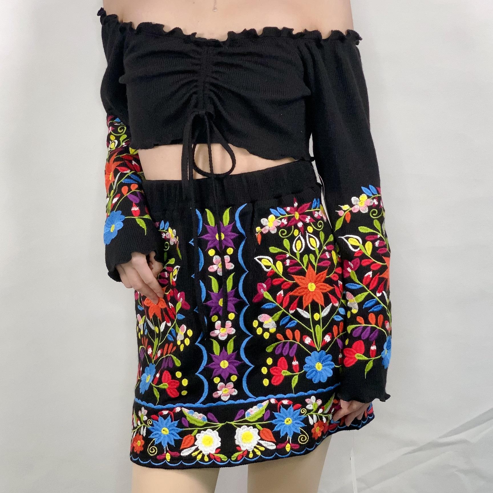 ดำ/หลากสี