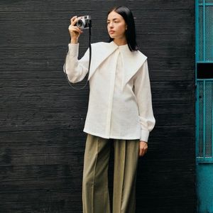 Blusa de lino Serena al mejor precio para mujer, nueva tendencia, estilo informal, servicios ODM simples, decoración con logotipo de invierno y verano hecho en Vietnam - Product Image 1