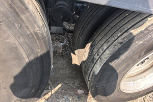 Camion tracteur Shacman 6x4 Diesel à transmission manuelle, capacité de charge 41-50t, d'occasion, conduite à gauche, suspension pneumatique, siège 360°, caméra arrière - Product Image 6
