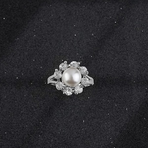 INS Trendy Temperament Pearl Women's <b>Eternity</b> <b>Ring</b> <b>Silver</b> Plated Brass With Minimalist Flower Stone Inlay Claw Setting - Product Image 2